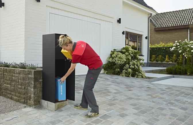 Fenix Front pakketbrievenbus aflevering pakketje